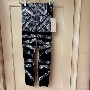 Authentic Vintage Lululemon High Times Black/White Leggings Pant Size 6 NWT